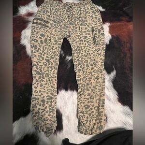 Vintage Havana Medium Leopard Joggers